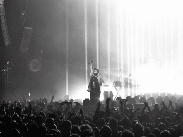 Woodkid au Zénith de Paris - Crédits @LéaHbrt - La Déviation Woodkid au Zénith de Paris - Crédits @LéaHbrt - La Déviation