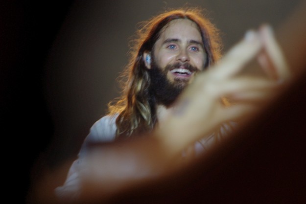 RETOUR PRESSE de la tournée d'été 2014 de 30 SECONDS TO MARS 30-Seconds-To-Mars-Jared-Leto-Vieilles-Charrues-La-D%C3%A9viation-e1405961815296-625x417