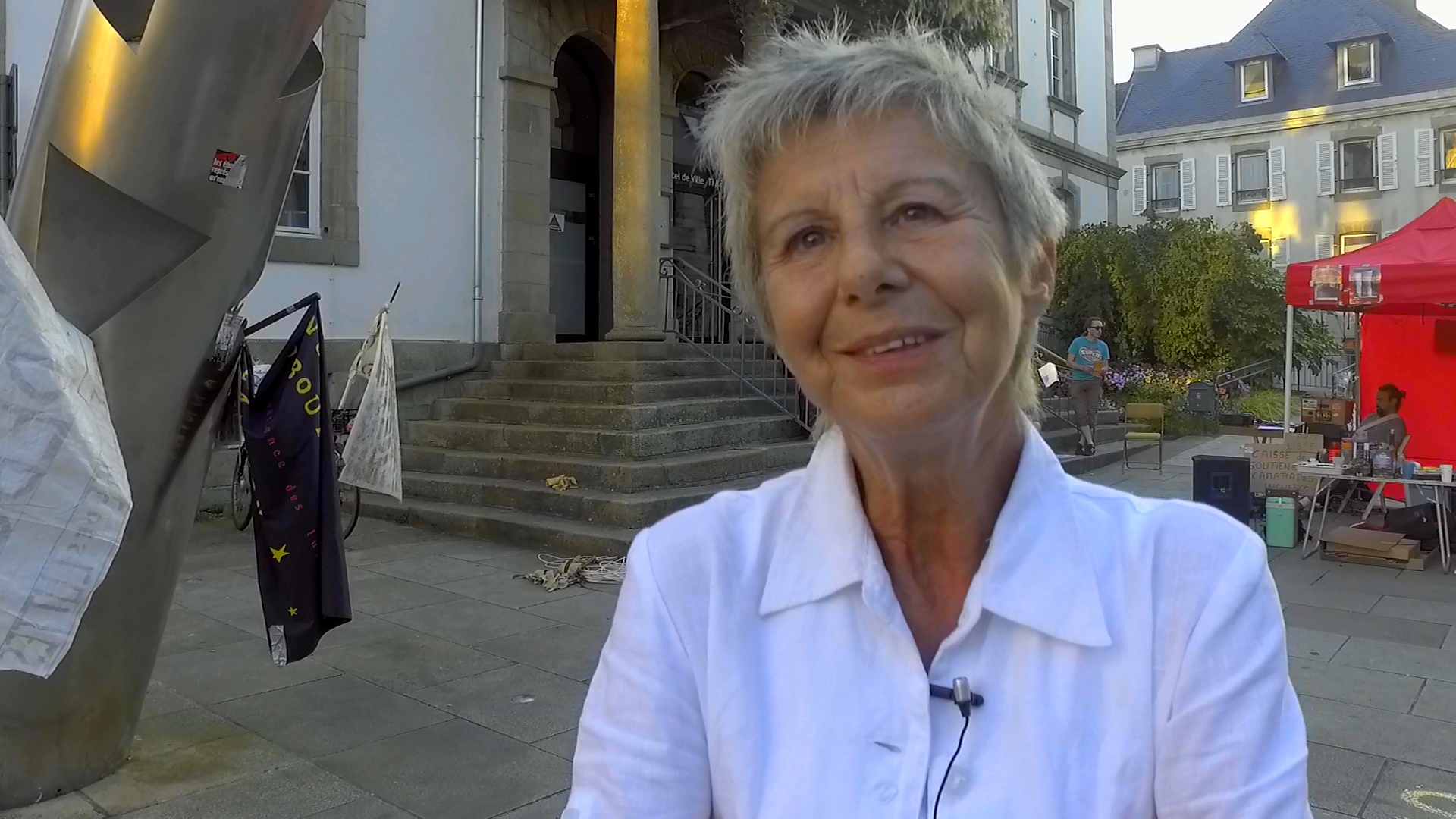 Interview de Maryannick Lavieille de Nuit Debout Lannion sur la répression policière - La Déviation