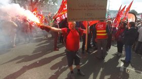 Manifestation contre les ordonnances sur le droit du travail à Lannion - La Déviation