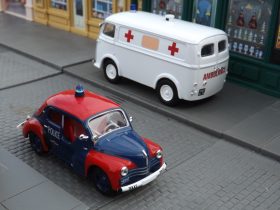 120925 - Renault 4CV Police Pie de Monaco & Peugeot D3A Ambulance by Andrew Bone CC BY 2.0
