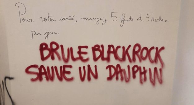 200423 - Brûle Blackrock Sauve un dauphin by Ricochets - La Déviation