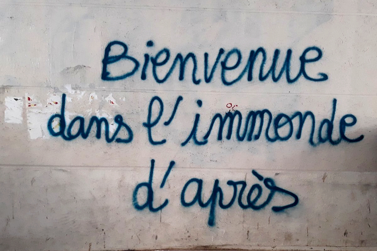 200520 - Tag Paris Bienvenue dans l'immonde d'après by Emily Lycos 1200x800 - La Déviation